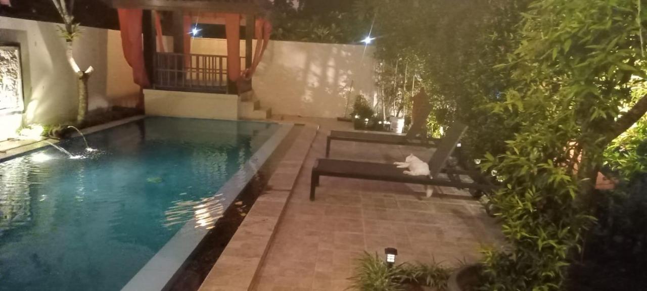Rosseno Villa Yogyakarta Extérieur photo
